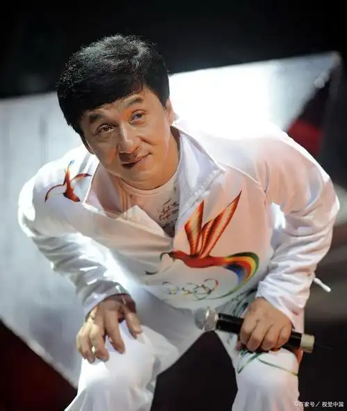 成龙打9针封闭拍戏!这危害性得多大?