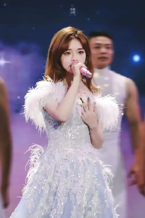 正能量歌手黄霄云