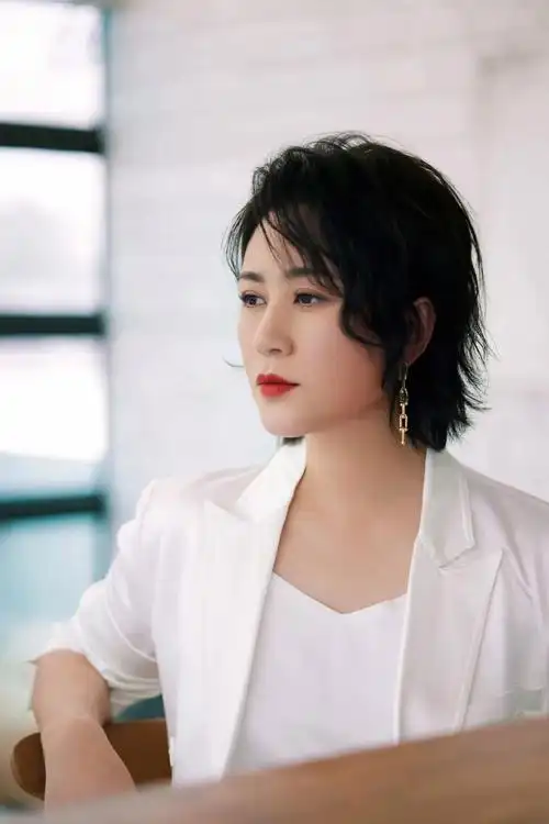 马丽当一个喜剧女演员成为母亲