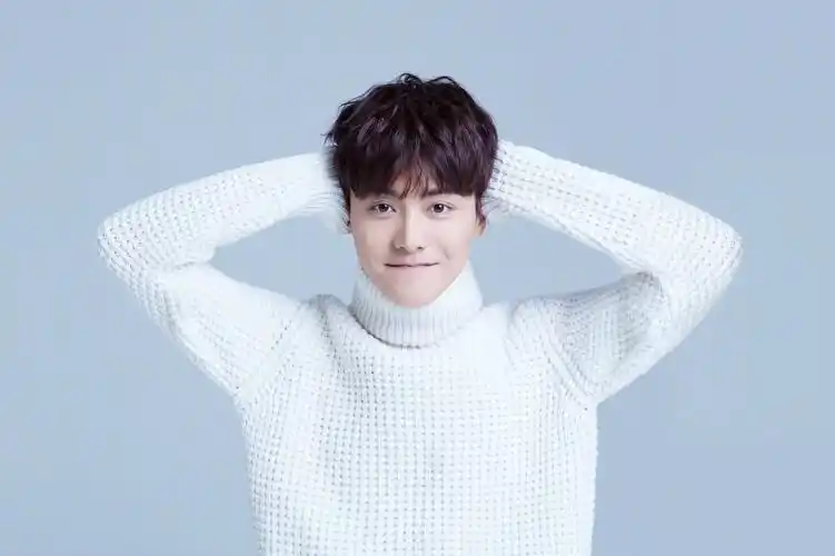 马天宇秋日大片,满屏暴击,这样穿真是既有风度又有温度