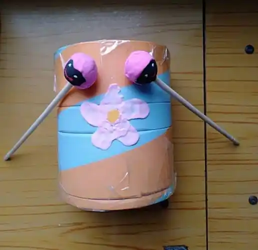 还有我们的小手工——小鼓,不仅美观,好玩,还可以作为下学期科学课的