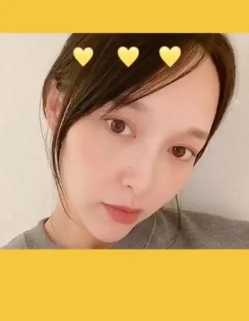 唐嫣素颜出镜孕味十足甜美wink笑问想我了吗