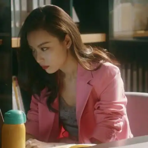 流金岁月倪妮朱锁锁同款衣服秋冬新款气质通勤粉色西装