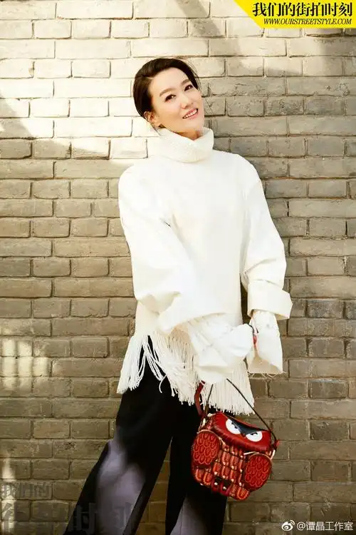 如何评价谭晶的长相