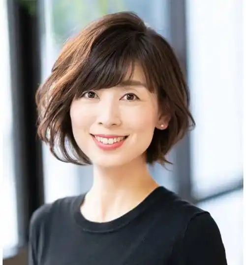 原创50岁女人的头发宜短不宜长不信看这4款短发烫洋气又减龄