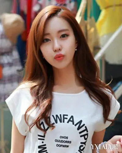 欣赏国字脸女生适合的刘海图片 简单刘海修饰大脸型