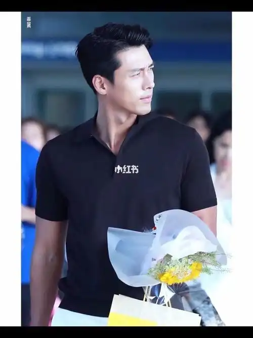 欧巴的白裤子又来了第一张的角度真的是爱了…_裤子_玄彬_影视_明星