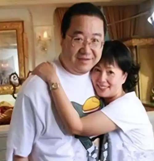 回顾谌容养育两儿一女长子梁左去世后女婿英达给予致命一击