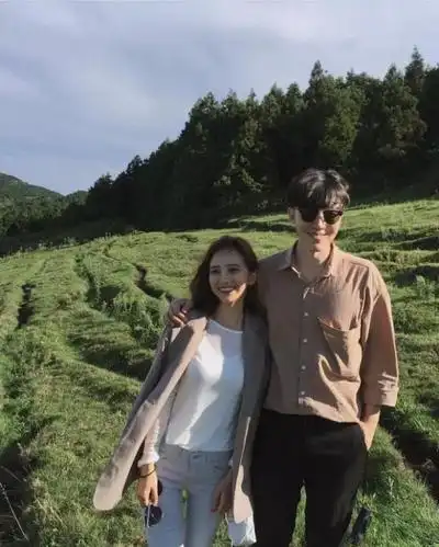 惠贞和男朋友很恩爱,日常情侣照都很甜蜜很虐狗