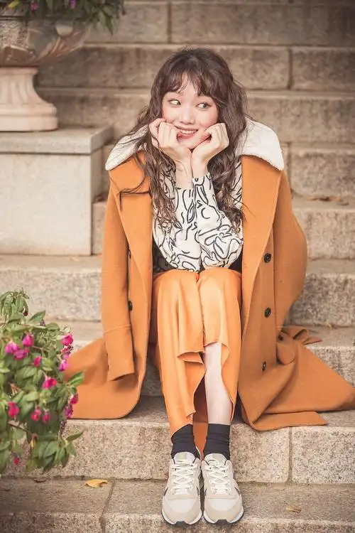 李圣经画报拍摄花絮照曝光!这泡面头太抢视线!欧尼pose超专业!