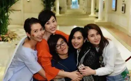 朱茵黎姿同框旧照两人就是画中仙