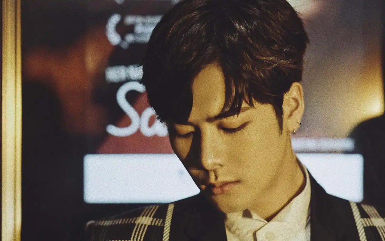 首页 桌面壁纸 大陆明星 王嘉尔帅气杂志时尚写真图片壁纸 (5/ 6)