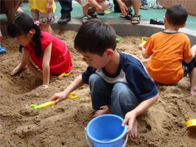 儿童沙滩游乐设施区