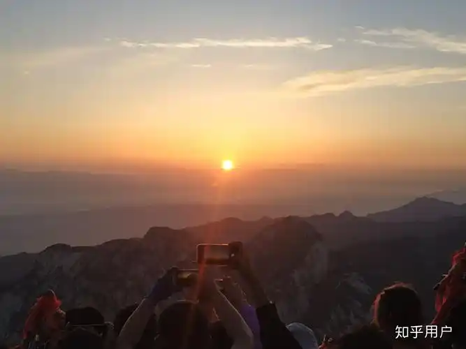 老同学叫我晚上两点半去爬山看日出到底该不该答应