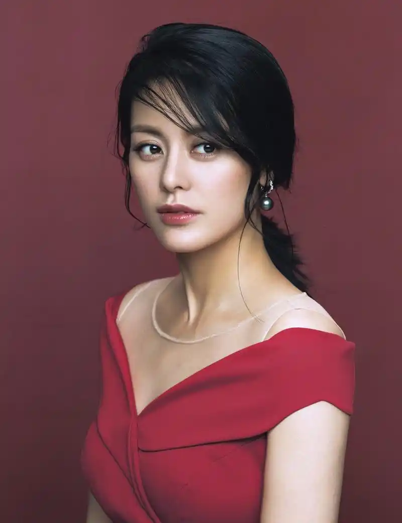 王力可优雅端庄时尚写真高清图片29