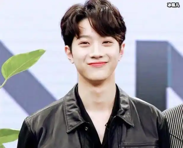 网传赖冠霖出道全靠家里帮助走后台