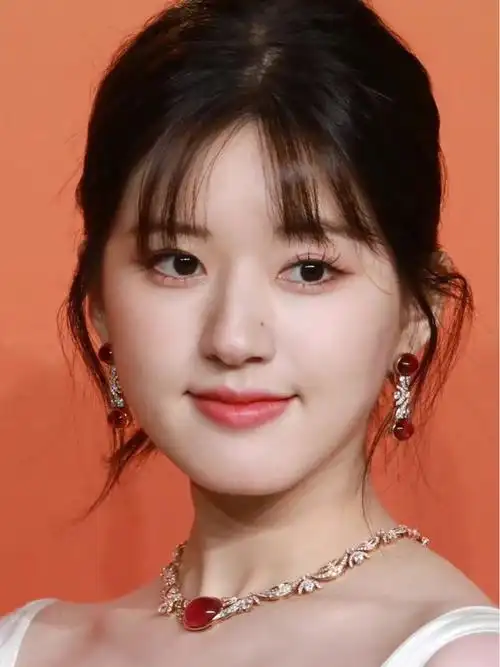 法令纹,双下巴,矮冬瓜,10位明星未修生图,让我看见科技的可怕|刘雯