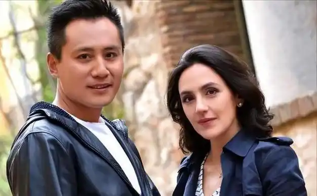 刘烨法国妻子逛菜场引争议身形暴瘦似6旬老人网友比谢娜强