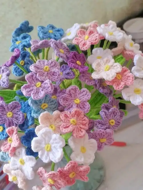 勿忘我,虽然组装起来很上头,但是多弄几支真的很美#花束包装