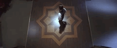 你也绝无法忘记,与旋律相辅相成的斧头帮之舞.