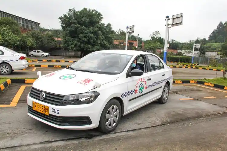 快乐学车 感恩有你--科二邓斌教练