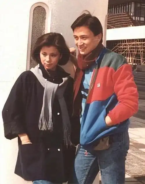 每年生活费近五百万,65岁的汤镇业,怎么能退休|黄蓉|段誉|姜坤|翁美玲