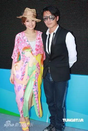 图文:英皇70周年活动-容祖儿和谢霆锋