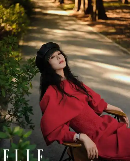 赵丽颖最新杂志大片来了!这一次,她自己来承包鱼塘_阳光_时尚_感觉