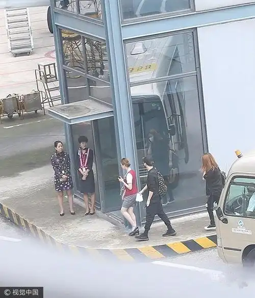 陷入人设崩坍危机后 薛之谦为开避媒体走vip通道_技点网