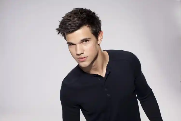 泰勒洛特纳taylorlautner顶级时尚男模2015年最受欢迎明星演员模特