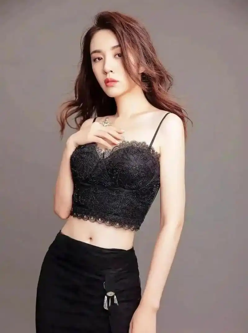 王晓晨,演技派,人美声甜,腿长,酥胸美腿