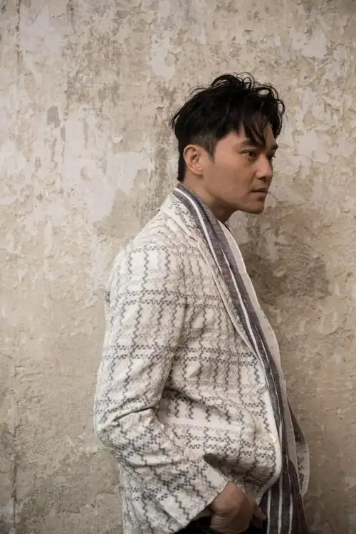 i霖进张智霖的一组普普通通杂志照进来找不同0269