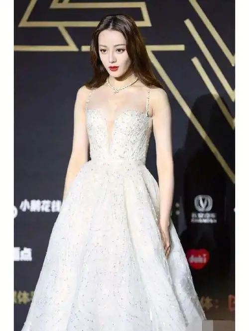 迪丽热巴和关晓彤