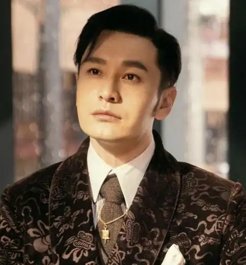 "事业爱情双丰收"的黄晓明,彻底撕开了angelababy的凄惨处境|杨颖