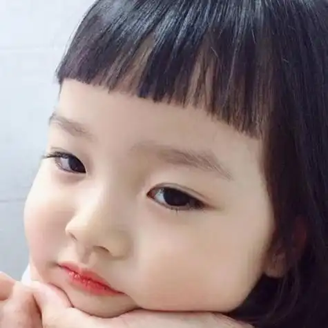 可爱小孩子两手捧脸嘟嘴头像 可爱头像图片大全 -【爱个性】