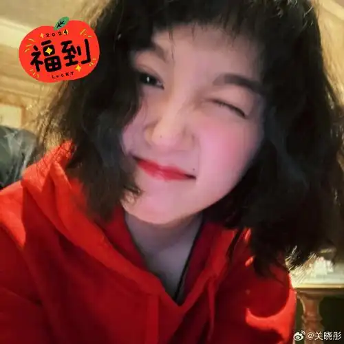关晓彤超话清新奶萌短发彤,可奶可酷的邻家小妹既视感!
