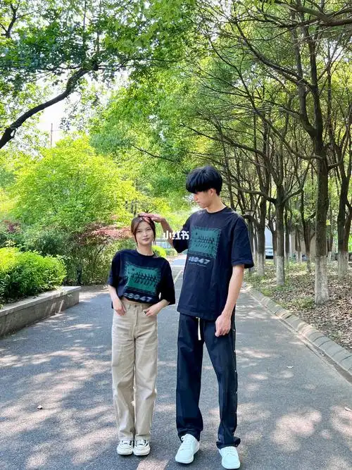 155190情侣一起吹夏日的晚风吗