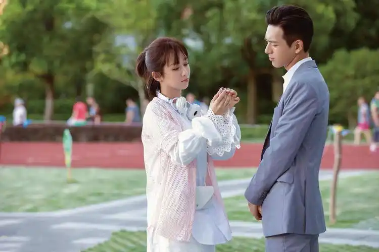 从肖战李现到任嘉伦,帅哥出演偶像剧极易走红,观众本质是看脸?|肖战|