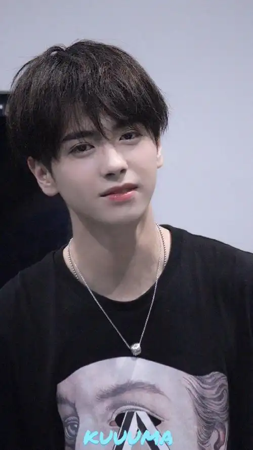 求求大家看看大帅哥杨超文吧!