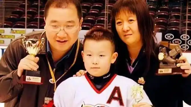 英达15岁女儿近照曝光,三段婚姻如今两儿一女|宋丹丹|梁欢|娱乐圈