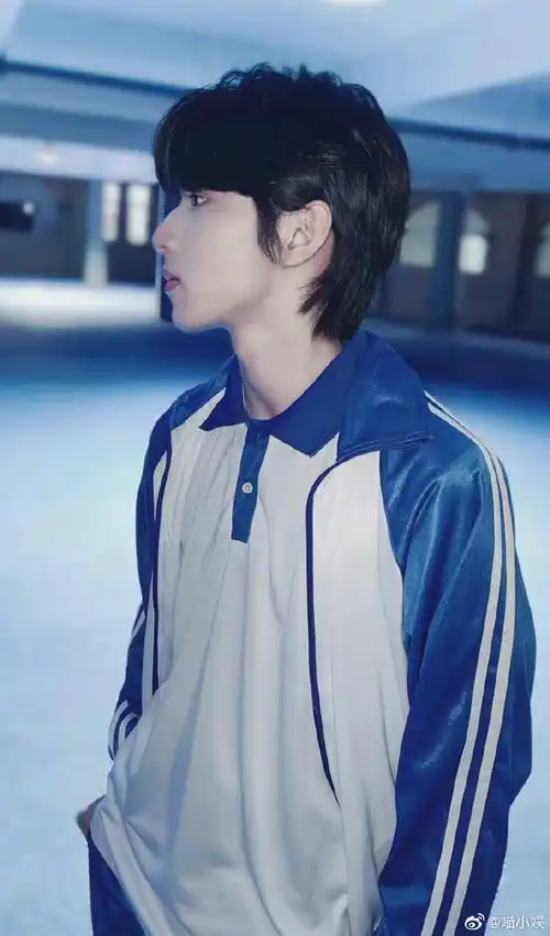 ds96完美的面部线条 精致的侧脸,无法拒绝的心动暴击,绝绝子#刘耀文