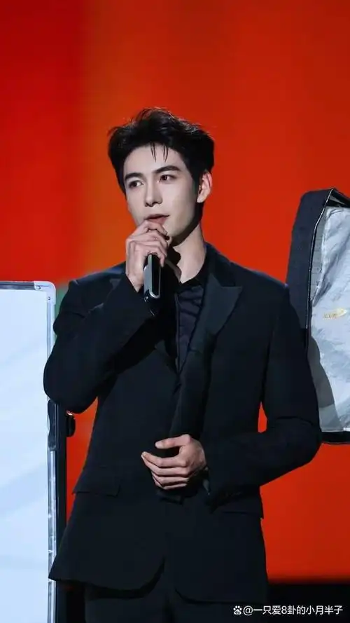 盘点18位当红小生身高体重数据看完直呼好帅好高好瘦