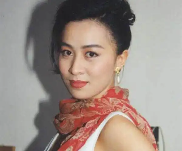 刘嘉玲年轻时照片惊为天人美了一辈子红了一辈子