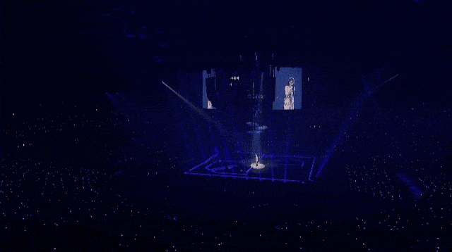 最近iu演唱会蓝光dvd中的观众席图片360度舞台独有的魅力