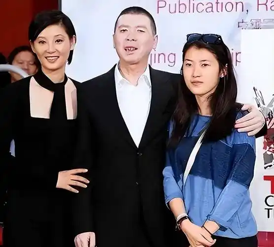 24年后,再看冯小刚现任妻子徐帆,才明白她与张娣谁更"清醒"_王志文