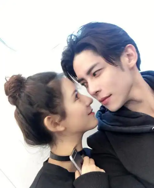 张若昀唐艺昕张含韵彭冠英娱乐圈低调的小情侣