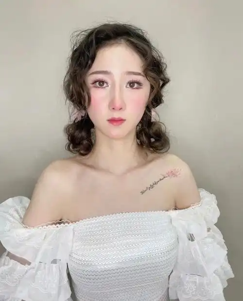 67妆容特点:性感,可爱,甜美混搭的风尚891567