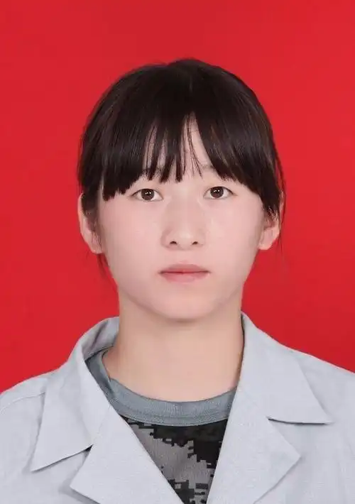 哪个大神帮我p一张白底一寸照片啊 要自然的啊