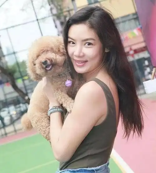 纪实"坏女孩"乐基儿:黎明曾为她倾倒,四年败光7.5亿,现状如何?