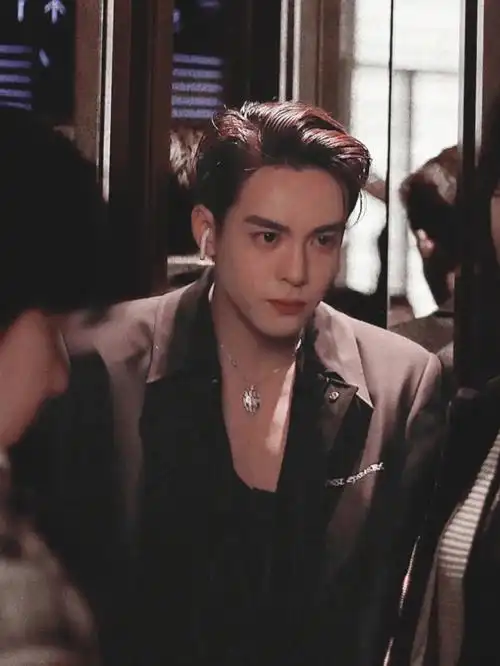 曾舜晞这眼睛看谁都深情01